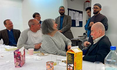 Iftar-fest tillsammans i moskén
